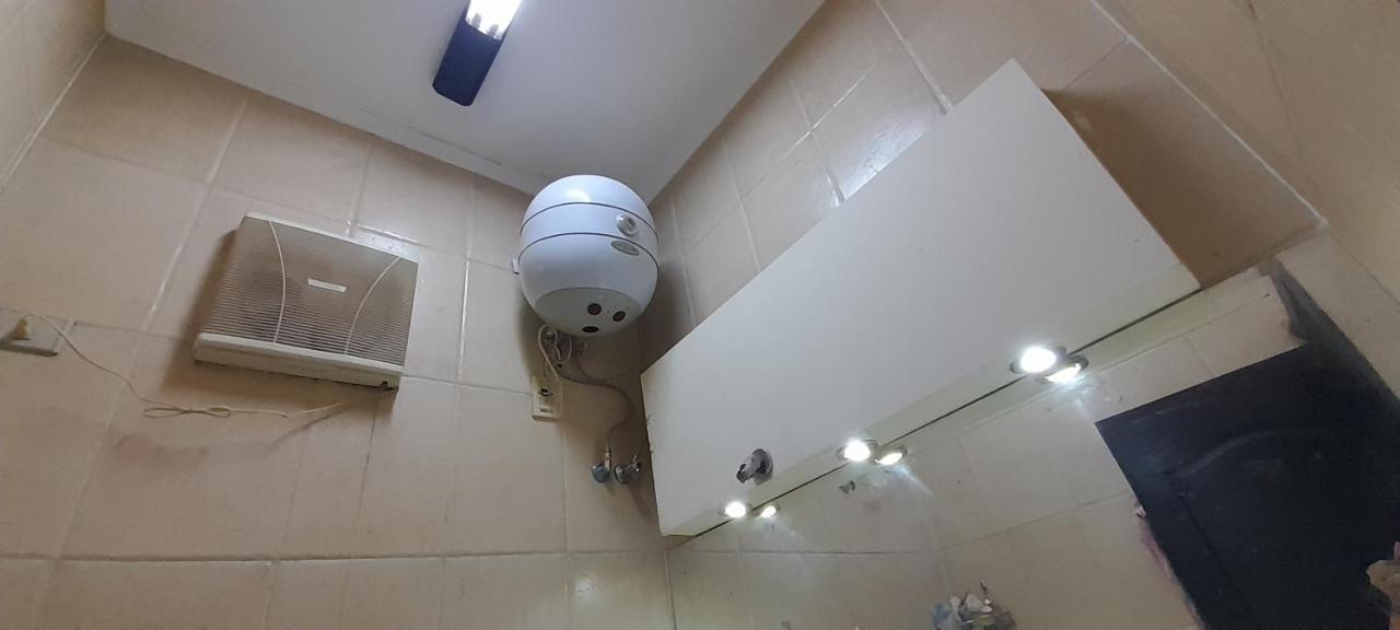 Habitación en casa particular Rooms, Shared With A Separate Private Entrance In Nasr City,cairo,egypt Near The New Malaysian Students Building, The Abana, Al-fajr Institute For Teaching Languages 15 Min From International Airport, 25 Min Downtown And 40 Min To Pyr El Cairo